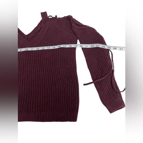 3 For $15‼️ BUNDLE & SAVE L.A Hearts Burgundy Long Sleeve Size XS - Picture 7 of 8